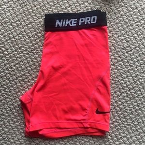 Women’s Nike Pros